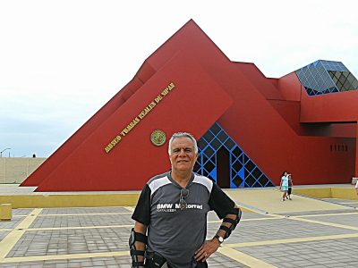 La curva. – del libro «Aventuras en mi caballo de fierro»