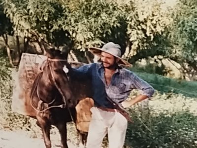 Coche de alquiler – del libro «Aquellos días felices»